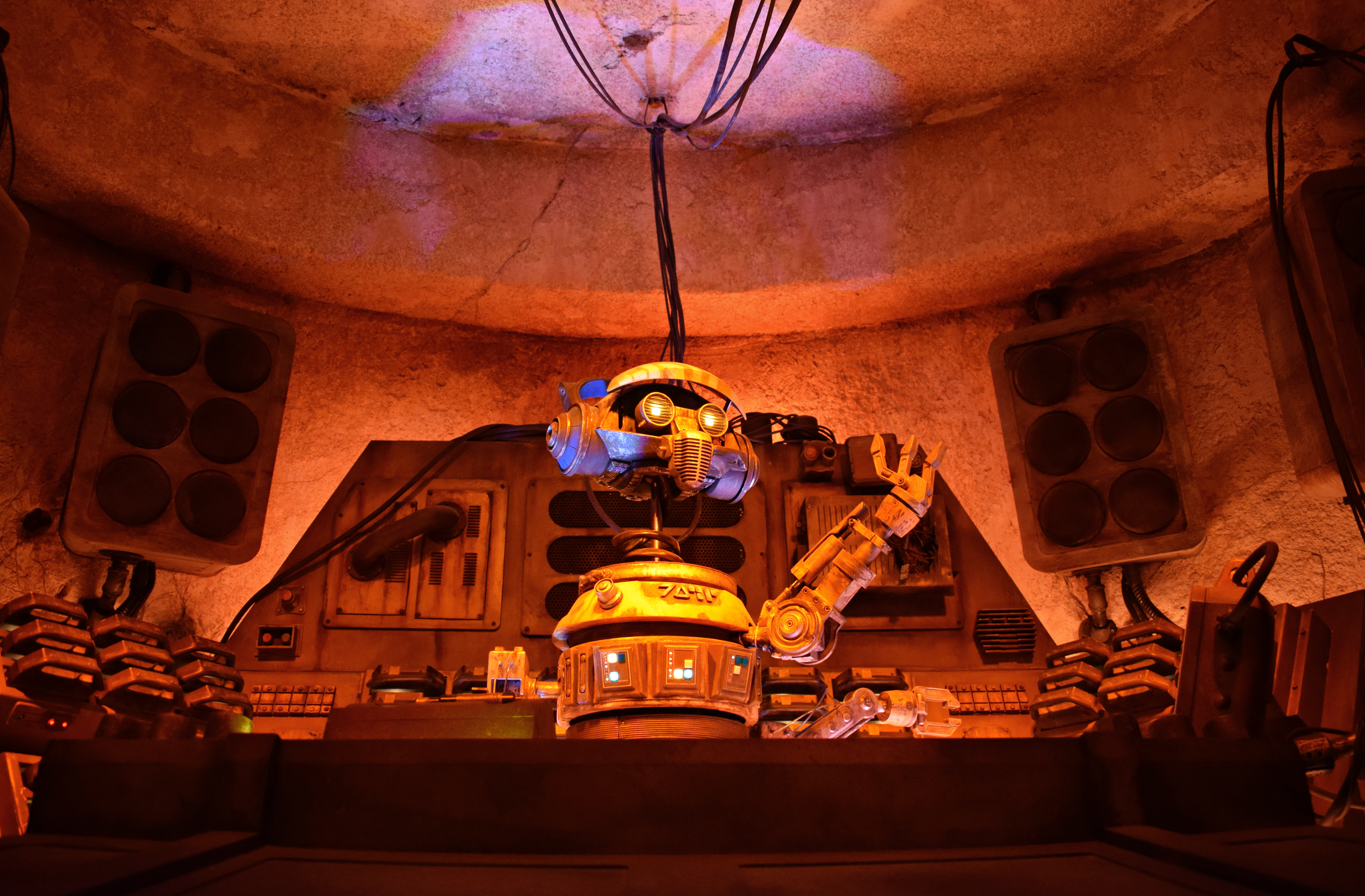 Star Wars: Galaxy's Edge - Oga's Cantina Review | Anakin and His Angel