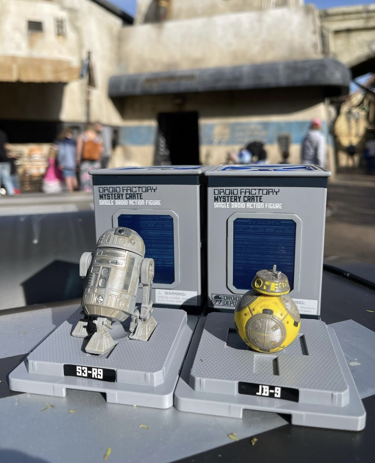 Star Wars: Galaxy's Edge Update - Lightsaber Pommels, Dewback Chili Noodles, Chewbacca Life Day Plush & More | Anakin and His Angel